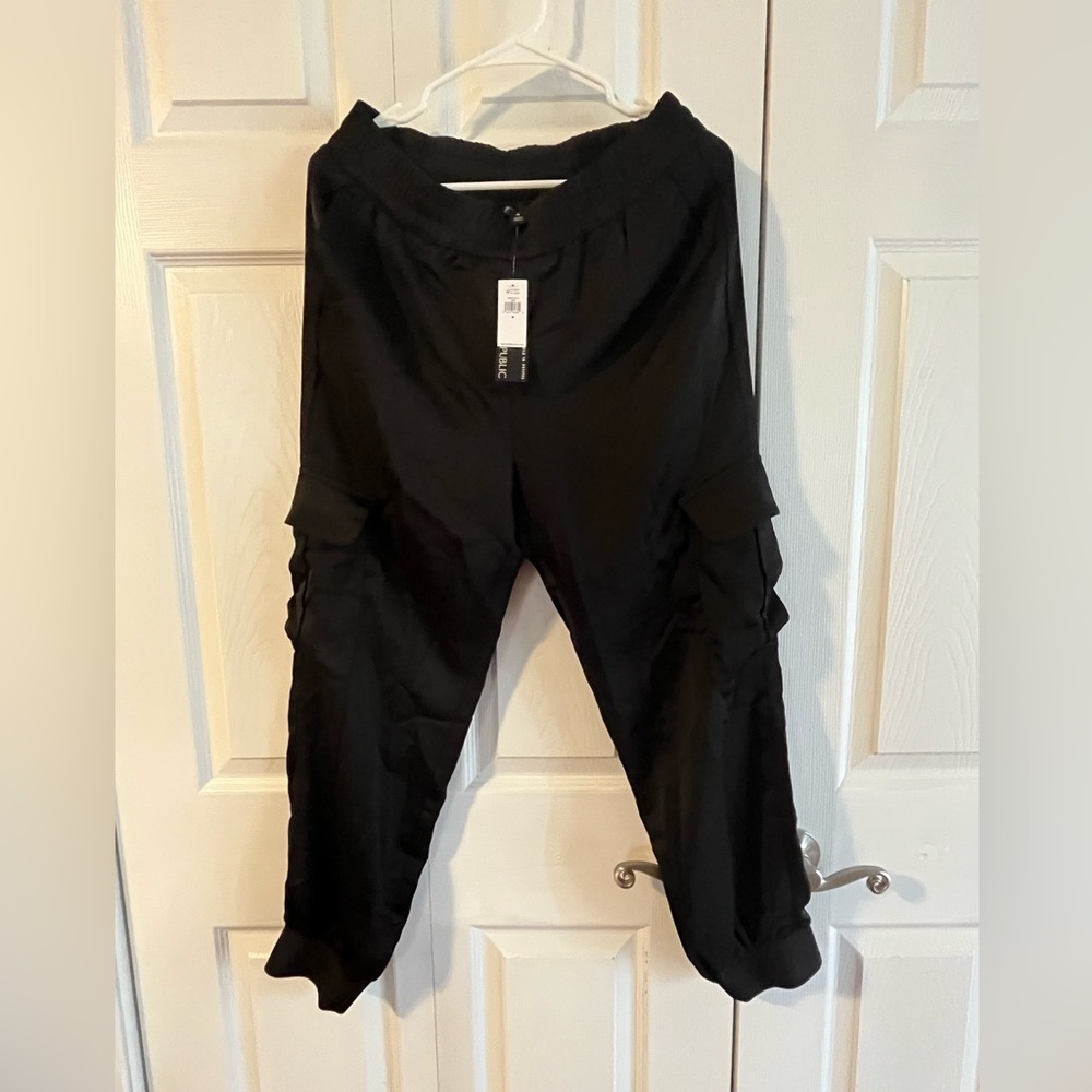 NWOT - Banana Republic - Picture 3 of 6
